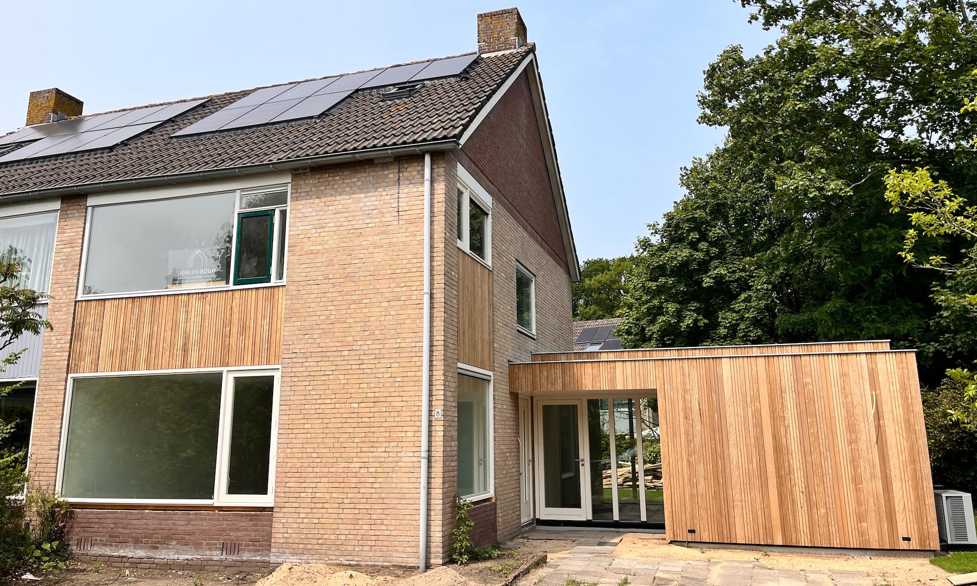 Aanbouw hoekwoning door Donlou Bouw